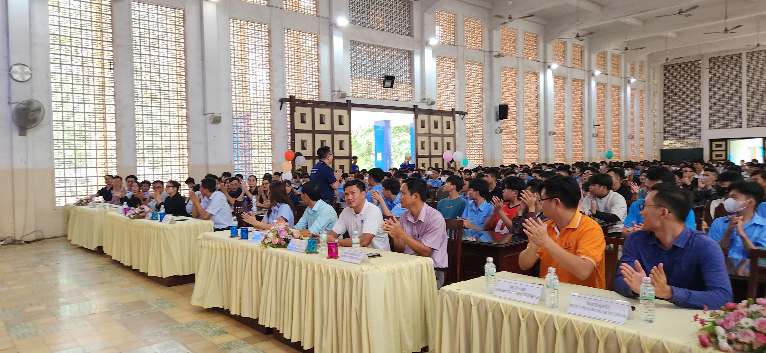 Doanh Nghiệp Đồng Hành Cùng Lễ Đón Tân Sinh Viên Khoa Điện, Điện Tử - TDC  Năm 2025